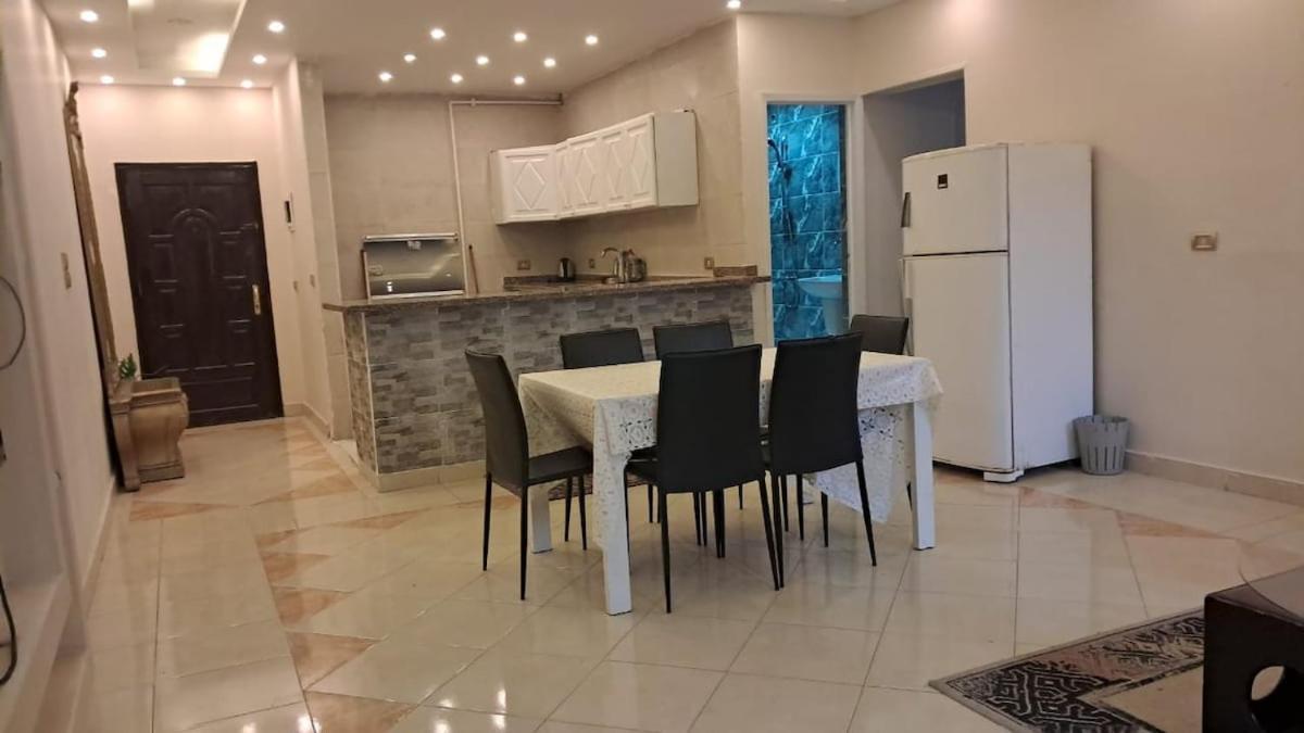 Modern Flat - 2 Minutes Walk Stars Heliopolis Apartment *