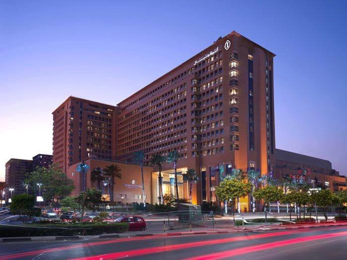 Modern Flat - 2 Minutes Walk Stars Heliopolis Apartment *